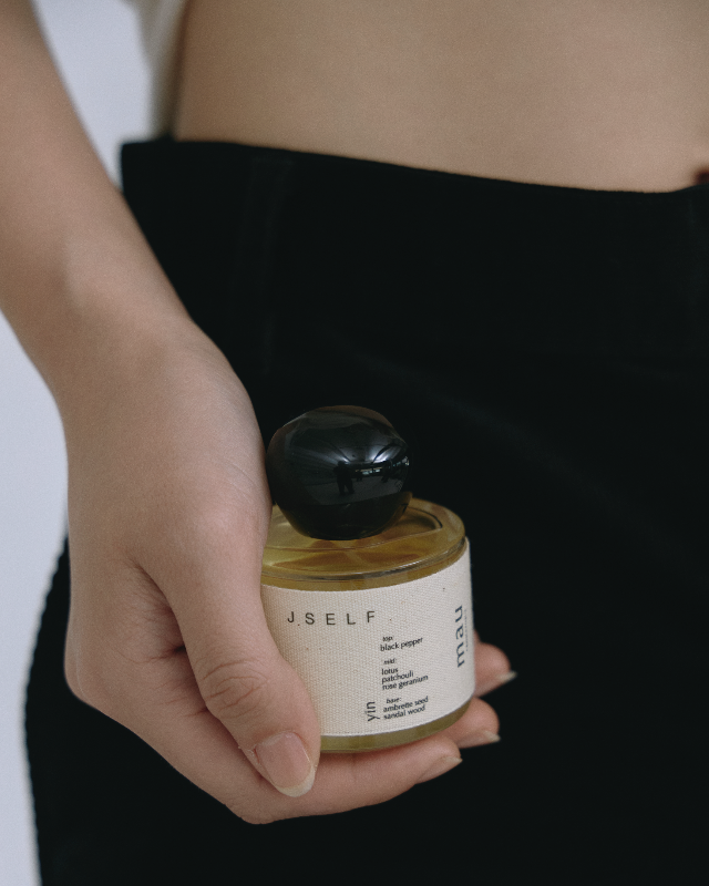 JSELF × mau eau de parfum - yīnyáng JSELF × mau eau de parfum - yīnyáng